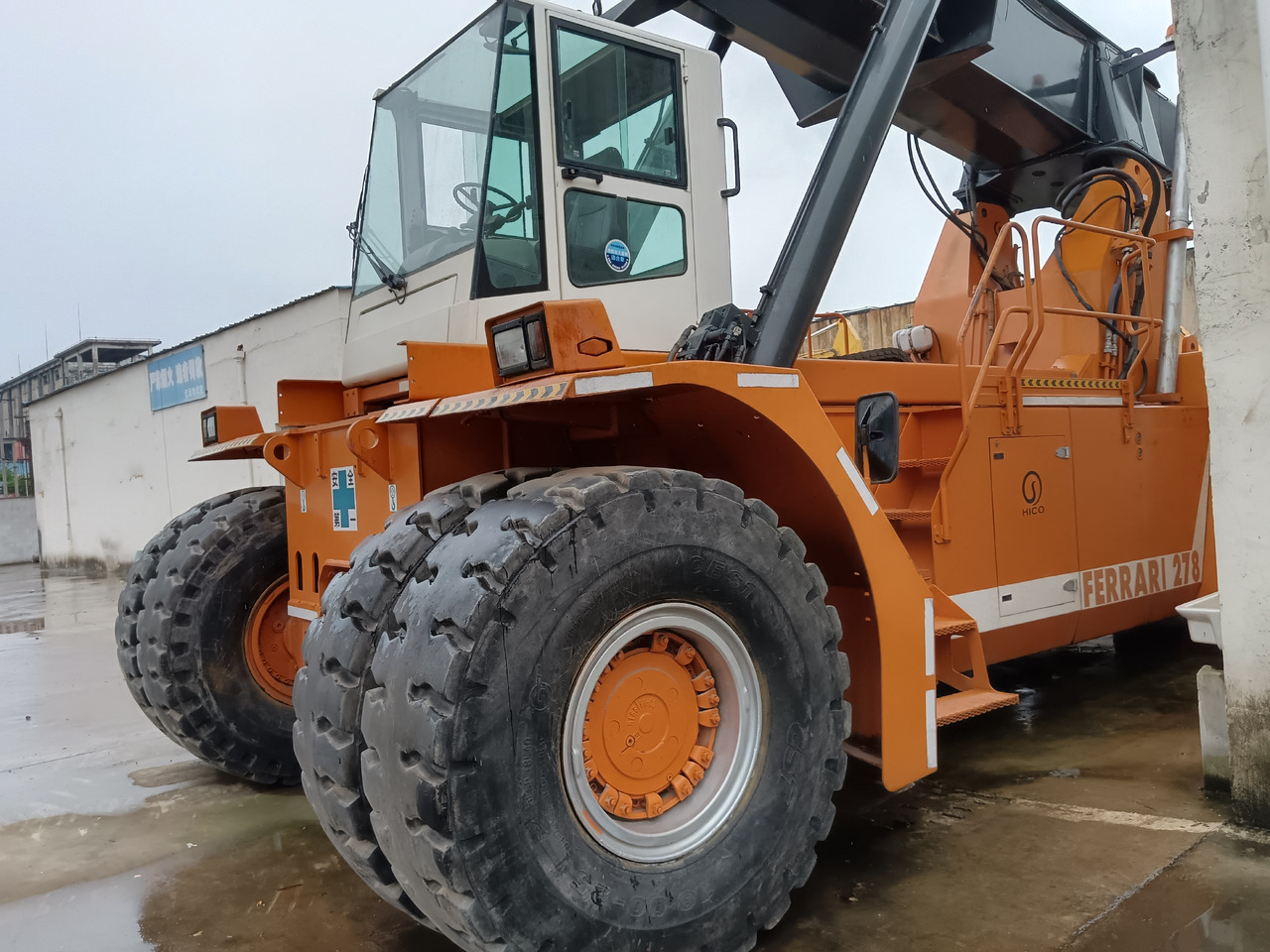 CVS FERRARRI 278 Ferrarri F278.6 - Reach stacker: das Bild 4 CVS FERRARRI 278 Ferrarri F278.6 - Reach stacker: das Bild 4