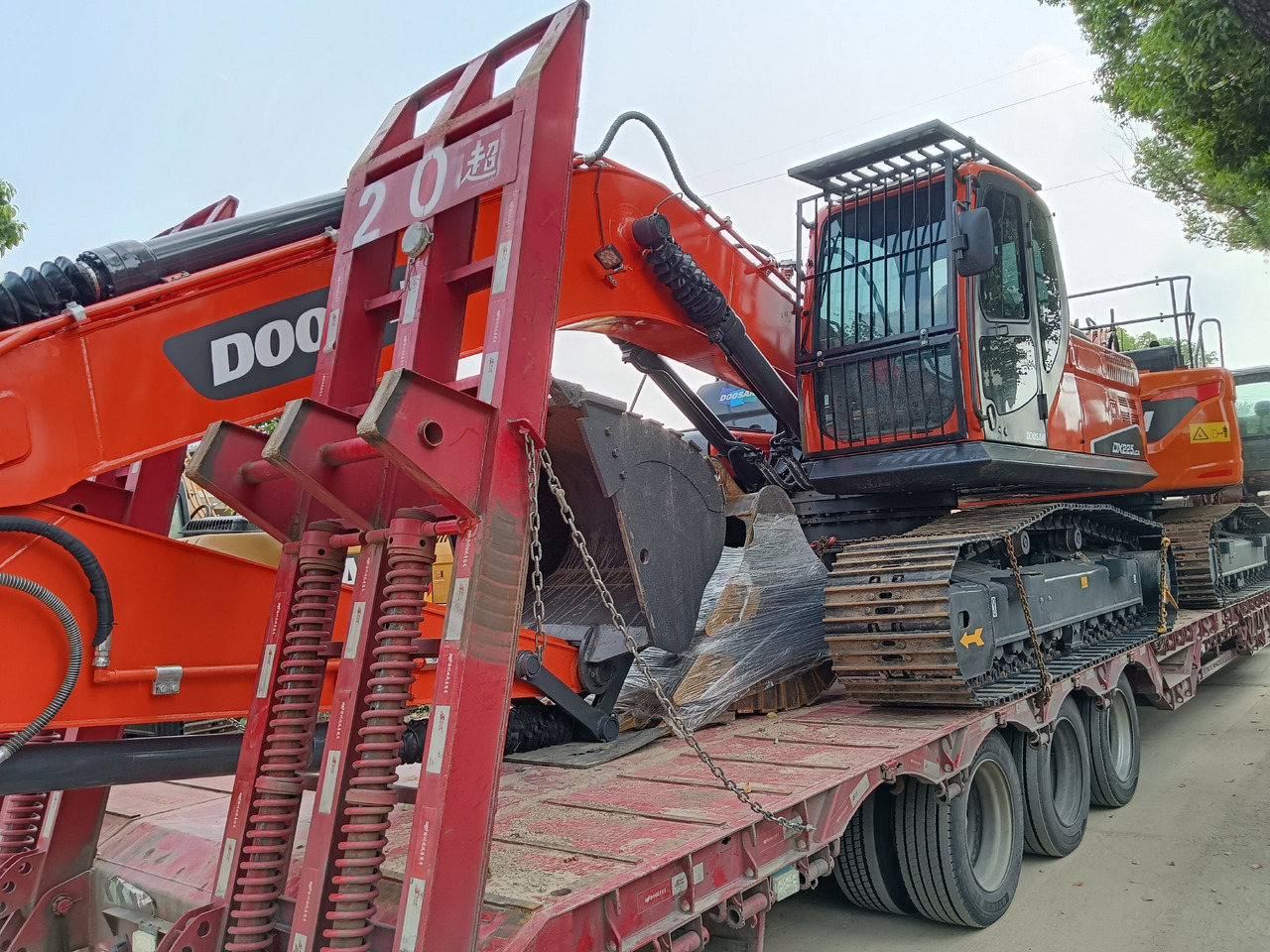 DOOSAN DX225 LC-9C LCA - Kettenbagger: das Bild 2 DOOSAN DX225 LC-9C LCA - Kettenbagger: das Bild 2