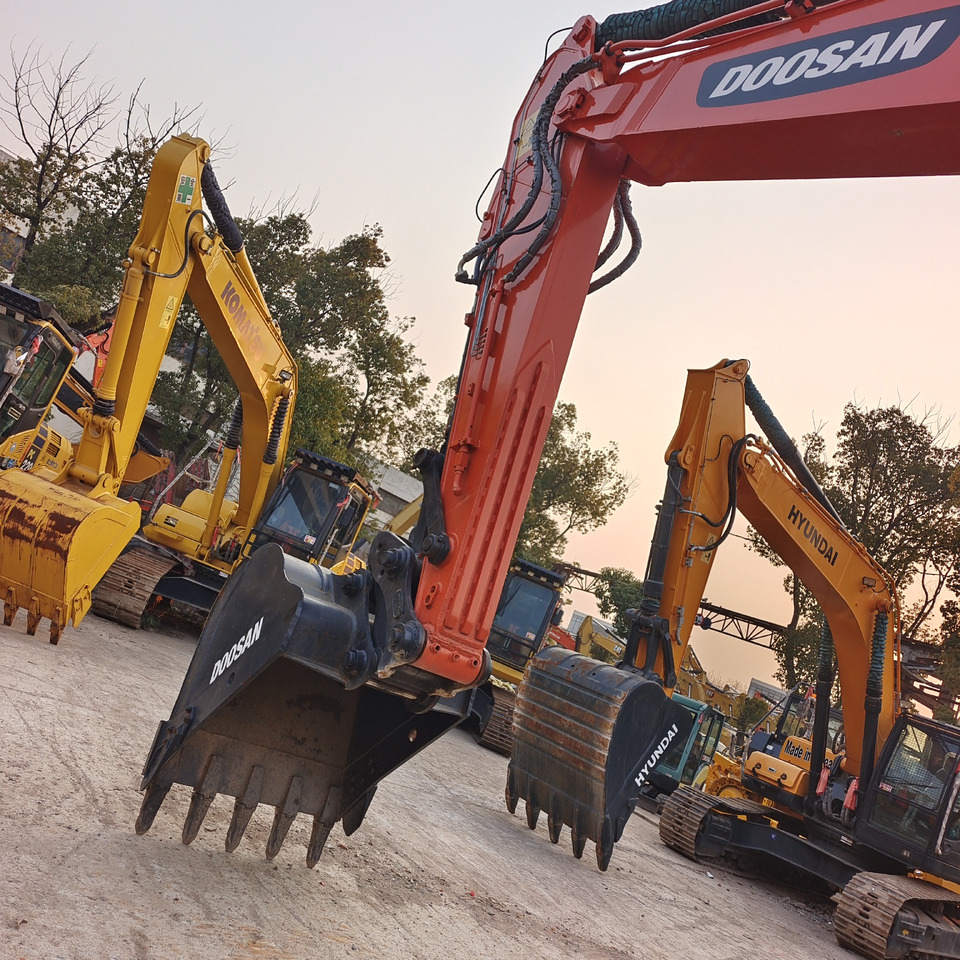 DOOSAN DX300 LC-9C LCA - Kettenbagger: das Bild 4 DOOSAN DX300 LC-9C LCA - Kettenbagger: das Bild 4