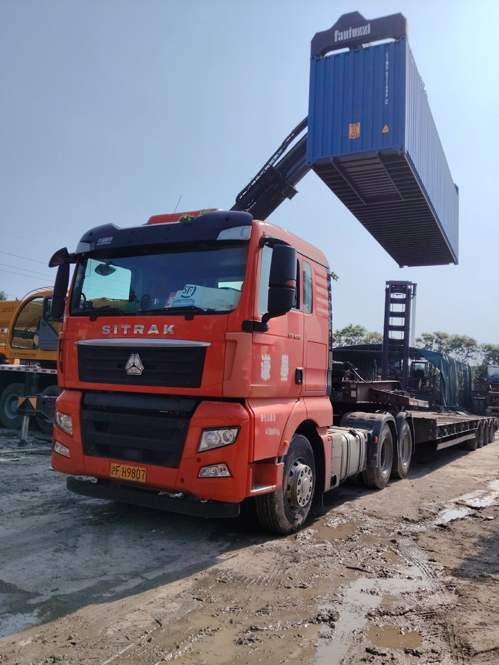 FANTUZZI CS45KM 45TON - Reach stacker: das Bild 1 FANTUZZI CS45KM 45TON - Reach stacker: das Bild 1