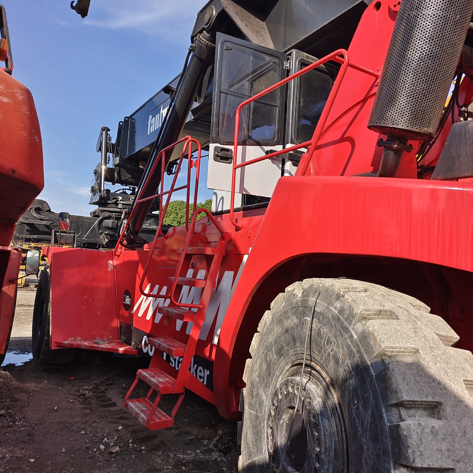 FANTUZZI CS45KMHD 45 TON - Reach stacker: das Bild 2 FANTUZZI CS45KMHD 45 TON - Reach stacker: das Bild 2