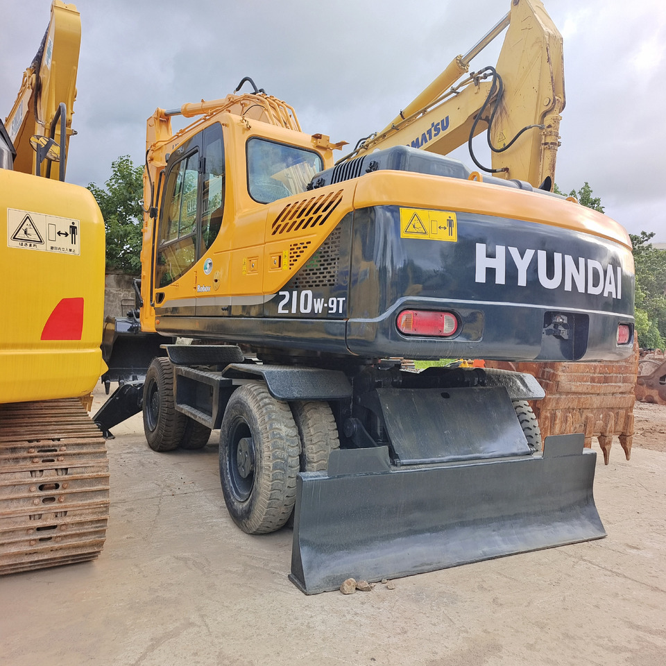Mobilbagger HYUNDAI 210W-9: das Bild 19