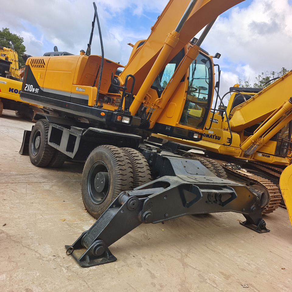 Mobilbagger HYUNDAI 210W-9: das Bild 12