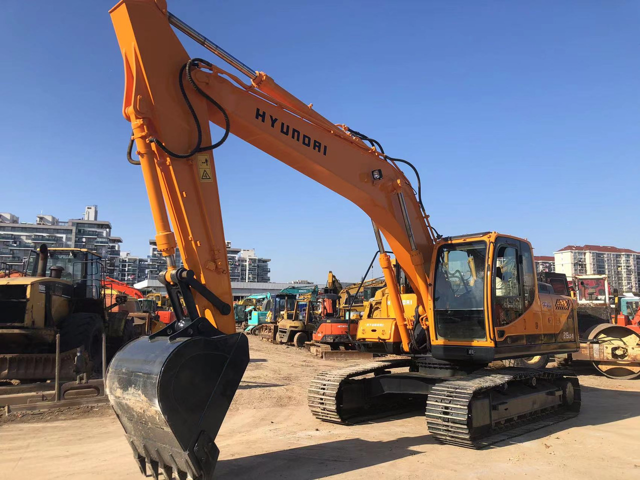 HYUNDAI R215-9 - Kettenbagger: das Bild 2 HYUNDAI R215-9 - Kettenbagger: das Bild 2