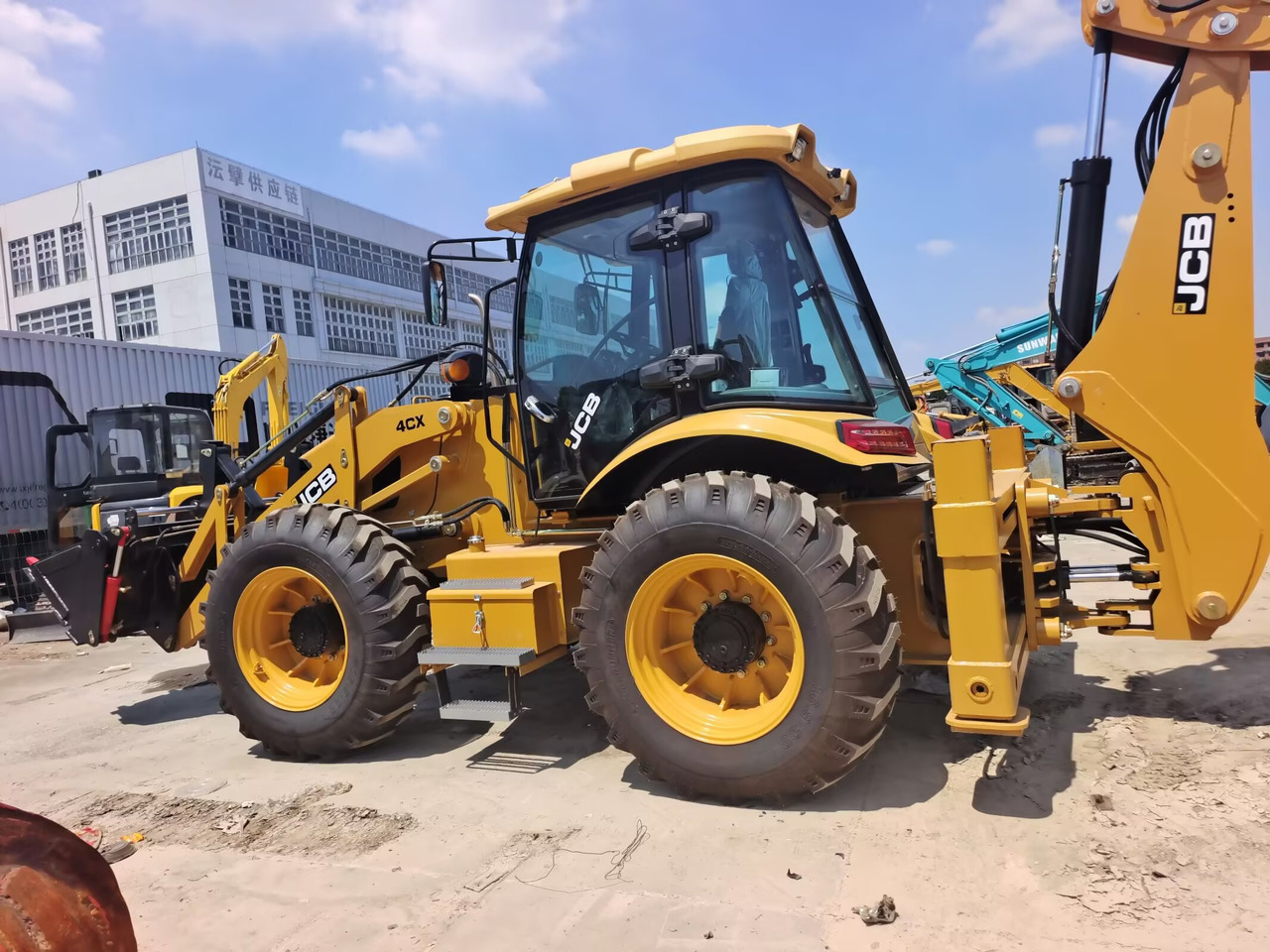 JCB 4CX BRAND NEW - Baggerlader: das Bild 2 JCB 4CX BRAND NEW - Baggerlader: das Bild 2