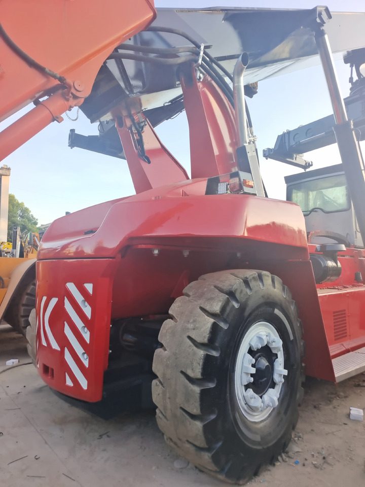 KALMAR DRF 450 - Reach stacker: das Bild 4 KALMAR DRF 450 - Reach stacker: das Bild 4