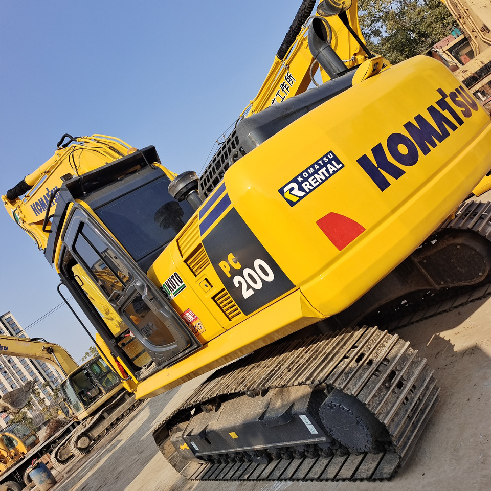 KOMATSU PC200-8 PC210 PC220 - Kettenbagger: das Bild 1 KOMATSU PC200-8 PC210 PC220 - Kettenbagger: das Bild 1