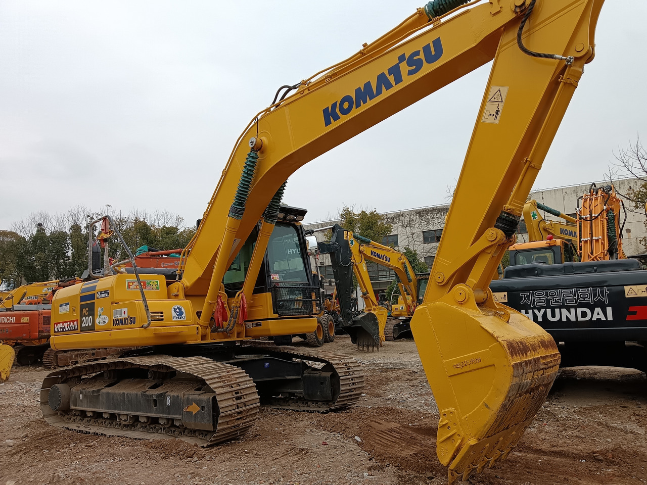KOMATSU PC200-8N1 - Kettenbagger: das Bild 2 KOMATSU PC200-8N1 - Kettenbagger: das Bild 2