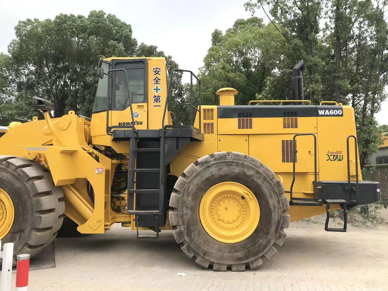 KOMATSU WA600-6 - Radlader: das Bild 3 KOMATSU WA600-6 - Radlader: das Bild 3