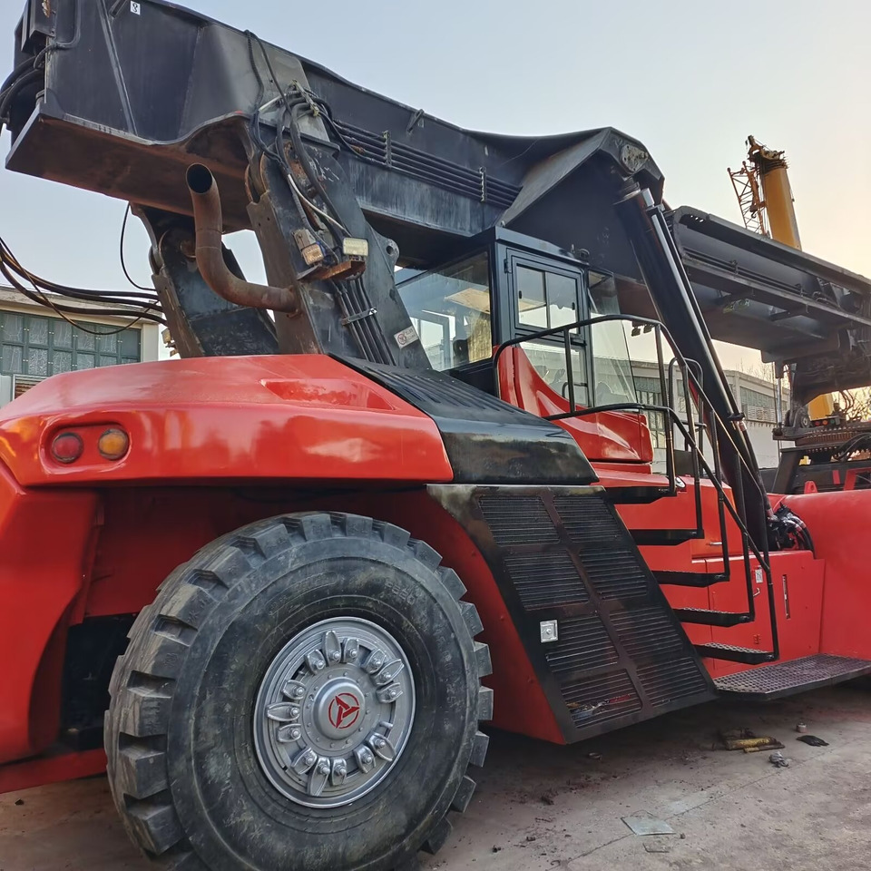 SANY SRSC 45 C30 - Reach stacker: das Bild 1 SANY SRSC 45 C30 - Reach stacker: das Bild 1