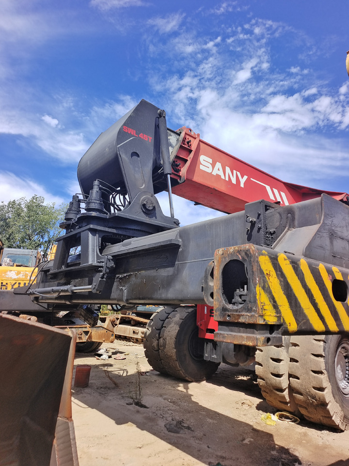 SANY SRSC45C23 45 TON - Reach stacker: das Bild 2 SANY SRSC45C23 45 TON - Reach stacker: das Bild 2