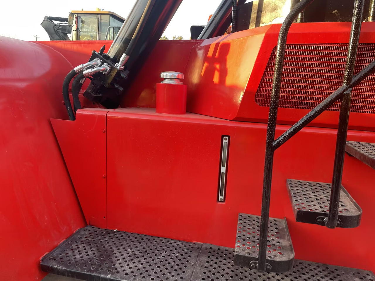 SANY SRSC45C30 45 TON CAPACITY - Reach stacker: das Bild 4 SANY SRSC45C30 45 TON CAPACITY - Reach stacker: das Bild 4