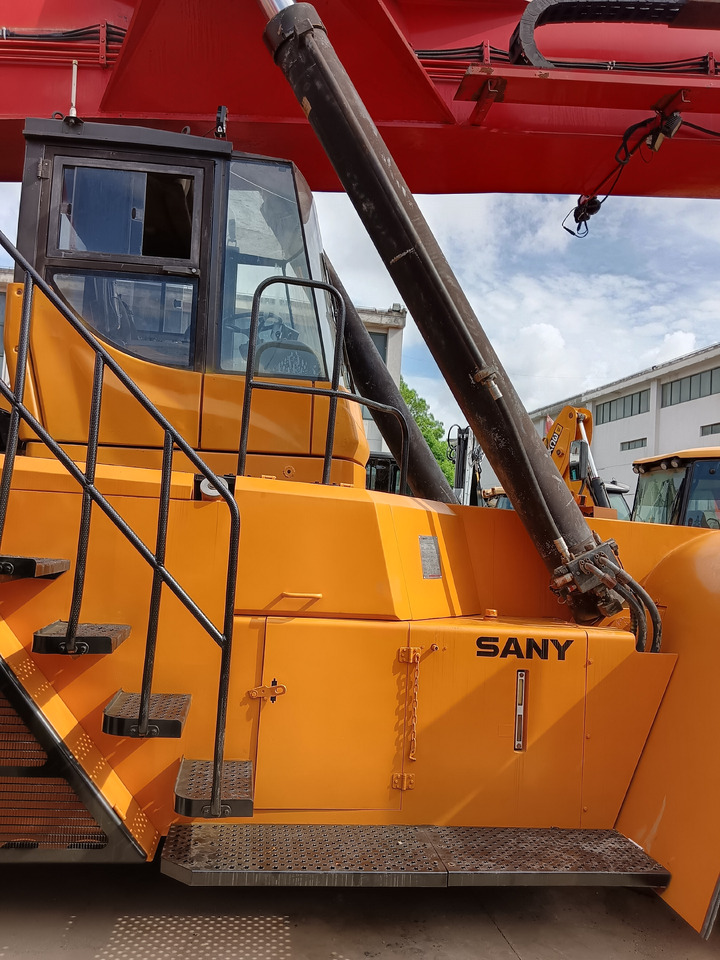 SANY SRSC45C30 - Reach stacker: das Bild 5 SANY SRSC45C30 - Reach stacker: das Bild 5