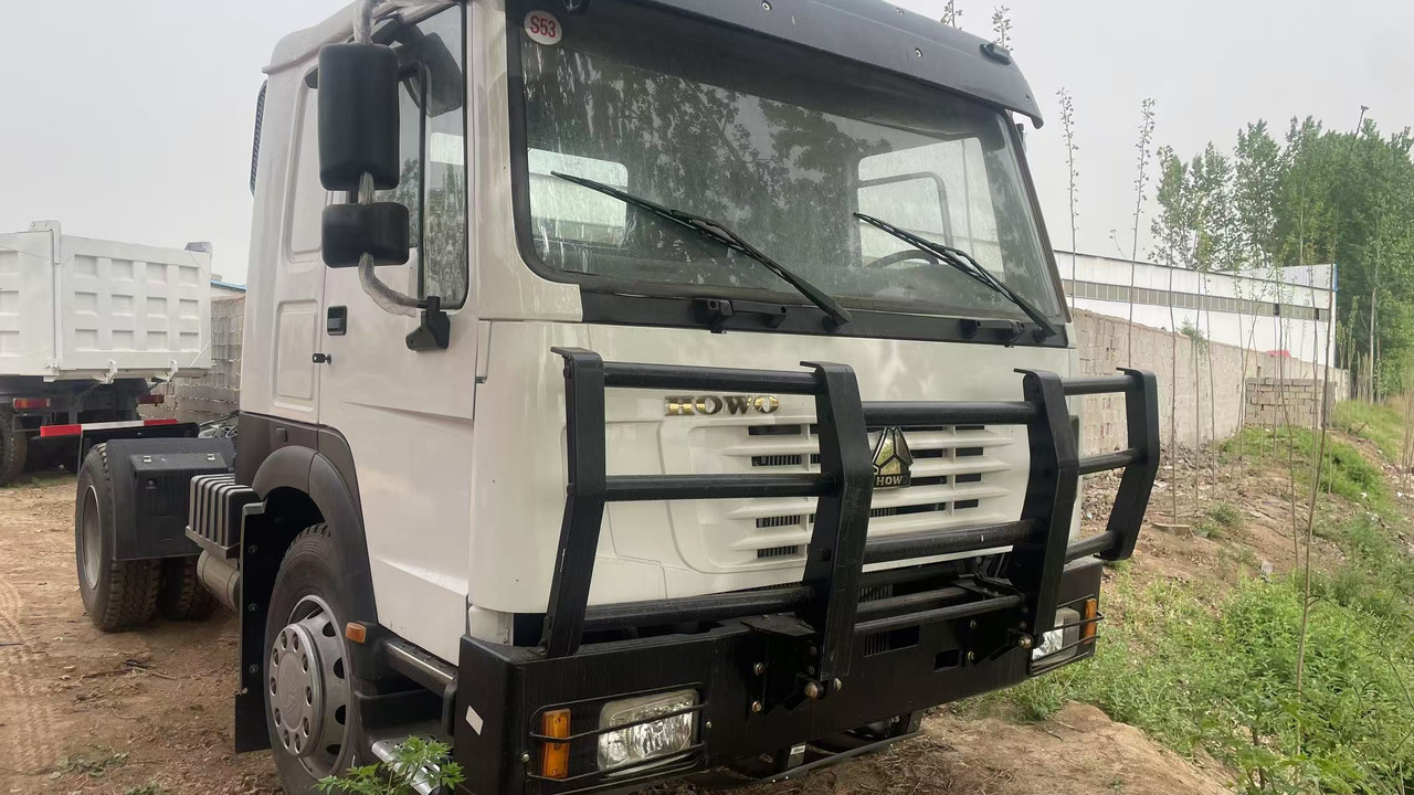SINOTRUK HOWO 4*2 - Sattelzugmaschine: das Bild 1 SINOTRUK HOWO 4*2 - Sattelzugmaschine: das Bild 1