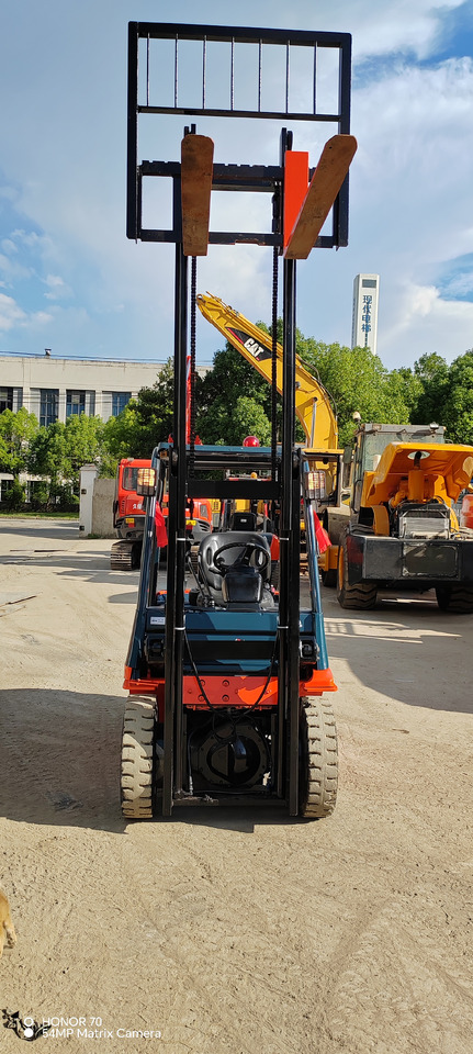 TOYOTA FD30 - Dieselstapler: das Bild 2 TOYOTA FD30 - Dieselstapler: das Bild 2