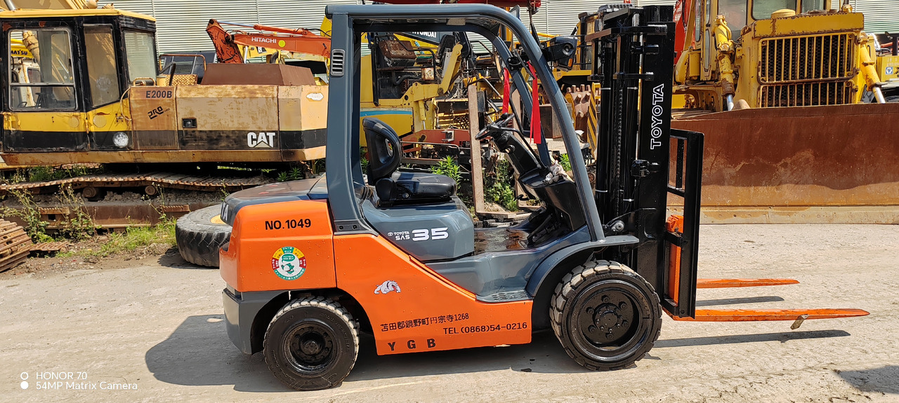 TOYOTA FD35 - Gabelstapler: das Bild 1 TOYOTA FD35 - Gabelstapler: das Bild 1