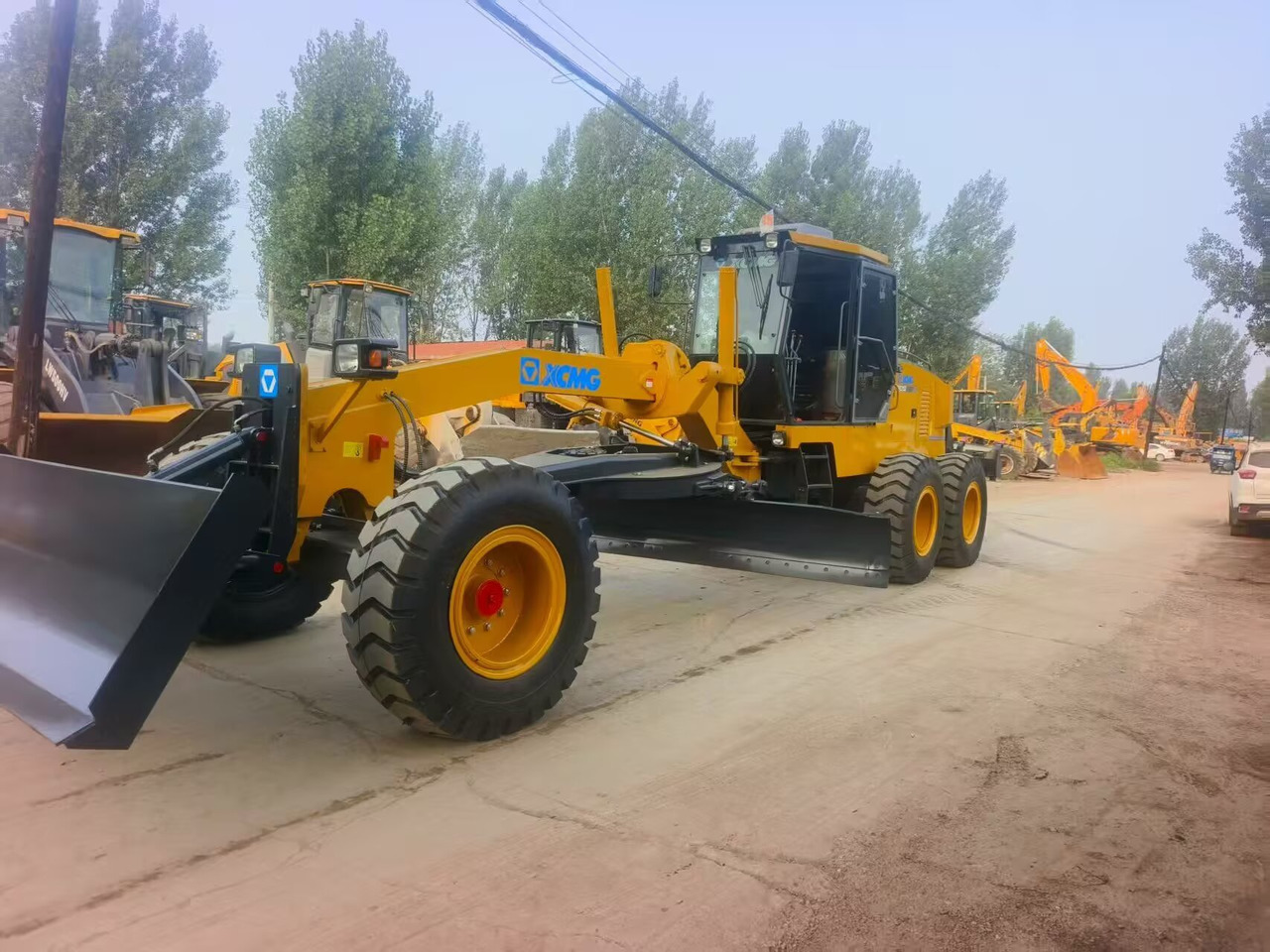 Grader XCMG GR2153: das Bild 11