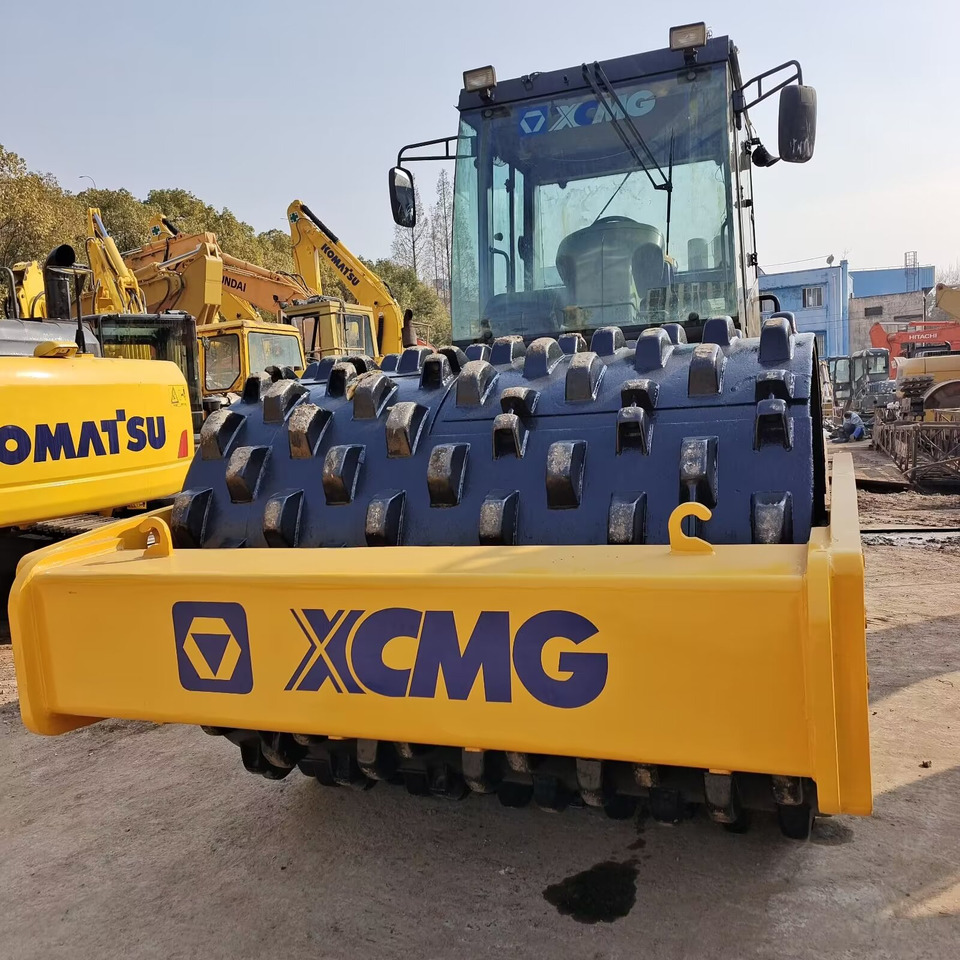 Walzenzug XCMG XS223J SHEEPSFOOT ROAD ROLLER: das Bild 1