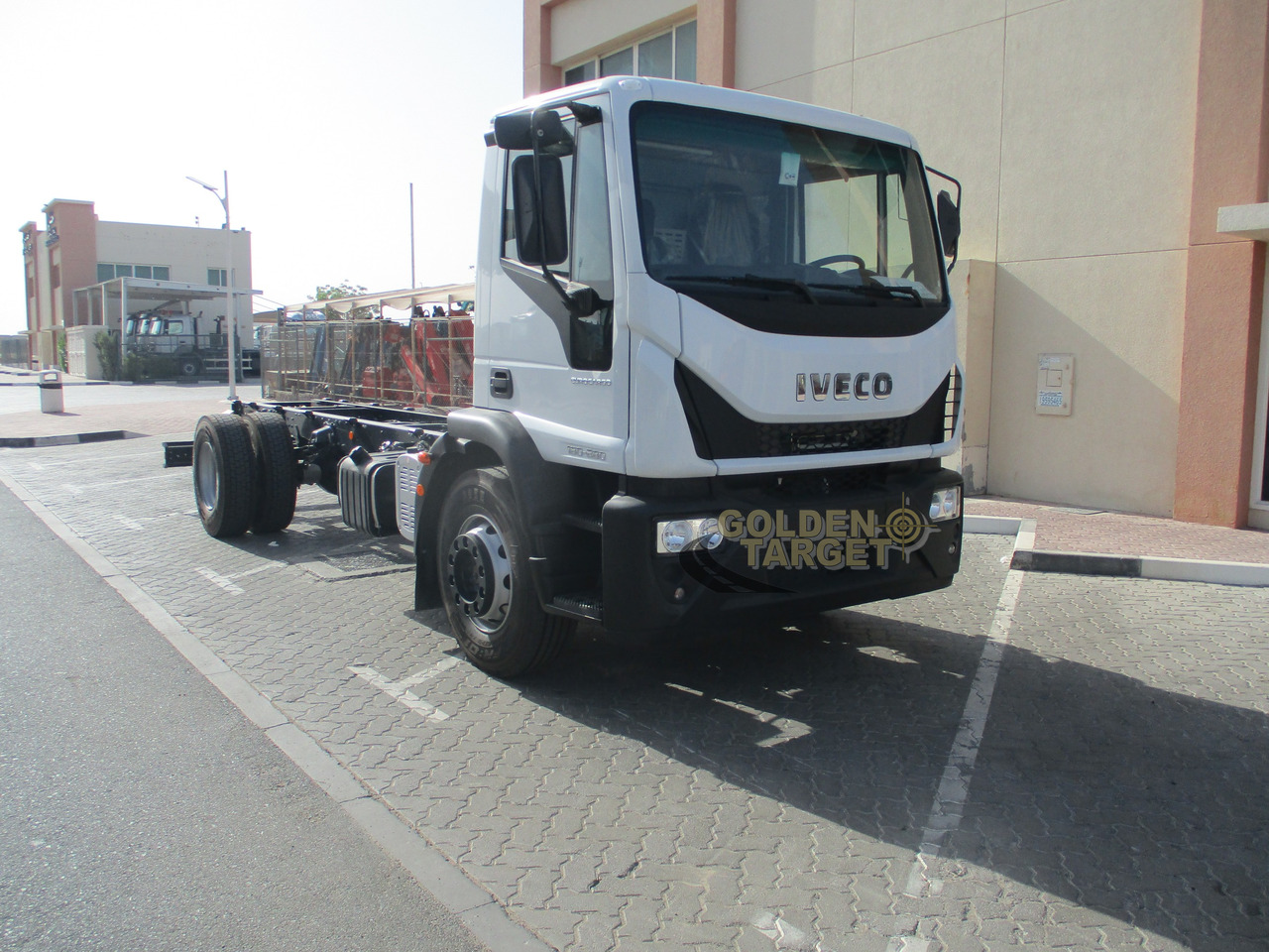 IVECO EUROCARGO 180E28 4x2 Chassis - Fahrgestell LKW: das Bild 1 IVECO EUROCARGO 180E28 4x2 Chassis - Fahrgestell LKW: das Bild 1