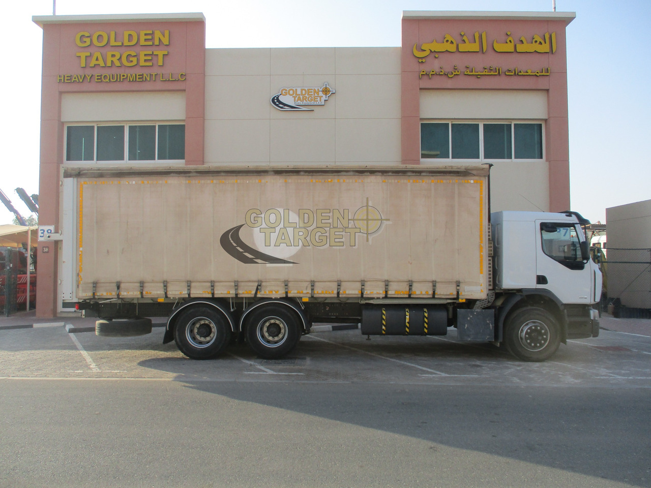 Renault KERAX 380 - Plane LKW: das Bild 5 Renault KERAX 380 - Plane LKW: das Bild 5