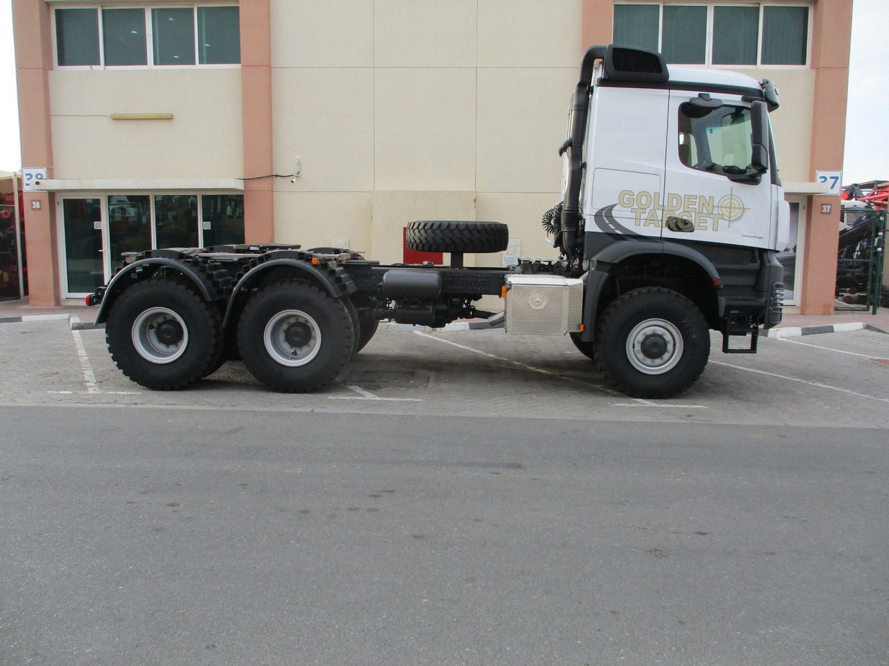 Mercedes-Benz Arocs 3342 6x6 Head Truck - Sattelzugmaschine: das Bild 5 Mercedes-Benz Arocs 3342 6x6 Head Truck - Sattelzugmaschine: das Bild 5