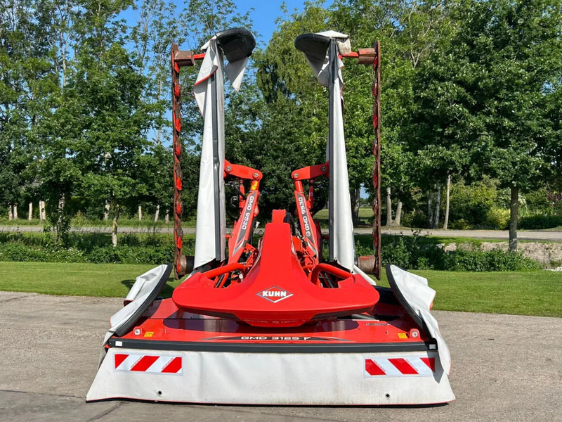 Kuhn GMD 9530 & GMD 3125 F-FF Triple maaier Vlindermaaier Schijvenmaaier - Mähwerk: das Bild 2 Kuhn GMD 9530 & GMD 3125 F-FF Triple maaier Vlindermaaier Schijvenmaaier - Mähwerk: das Bild 2