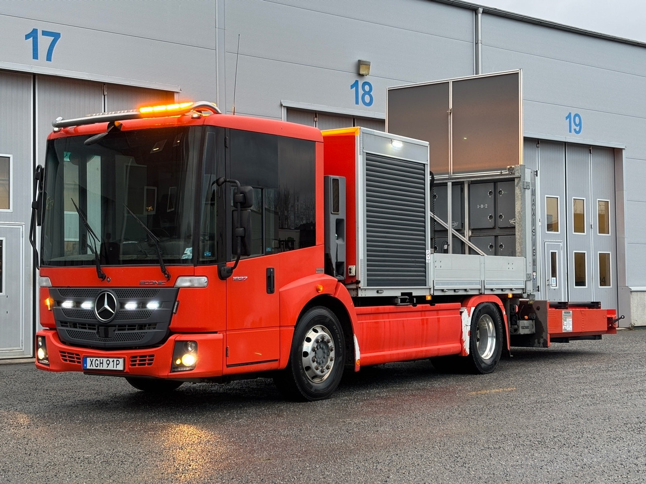 TMA-bil Mercedes-Benz Econic 1827 4x2 -2019 | Hiab kran - Pritsche LKW: das Bild 1 TMA-bil Mercedes-Benz Econic 1827 4x2 -2019 | Hiab kran - Pritsche LKW: das Bild 1