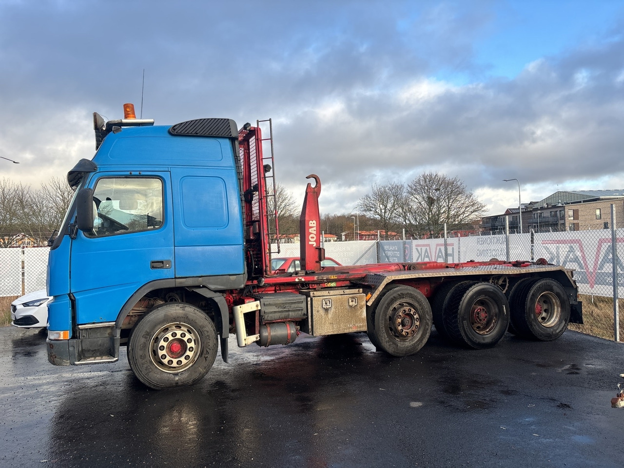 Tridemväxlare VOLVO FM12-47 8X2 -2001 - Abrollkipper: das Bild 1 Tridemväxlare VOLVO FM12-47 8X2 -2001 - Abrollkipper: das Bild 1