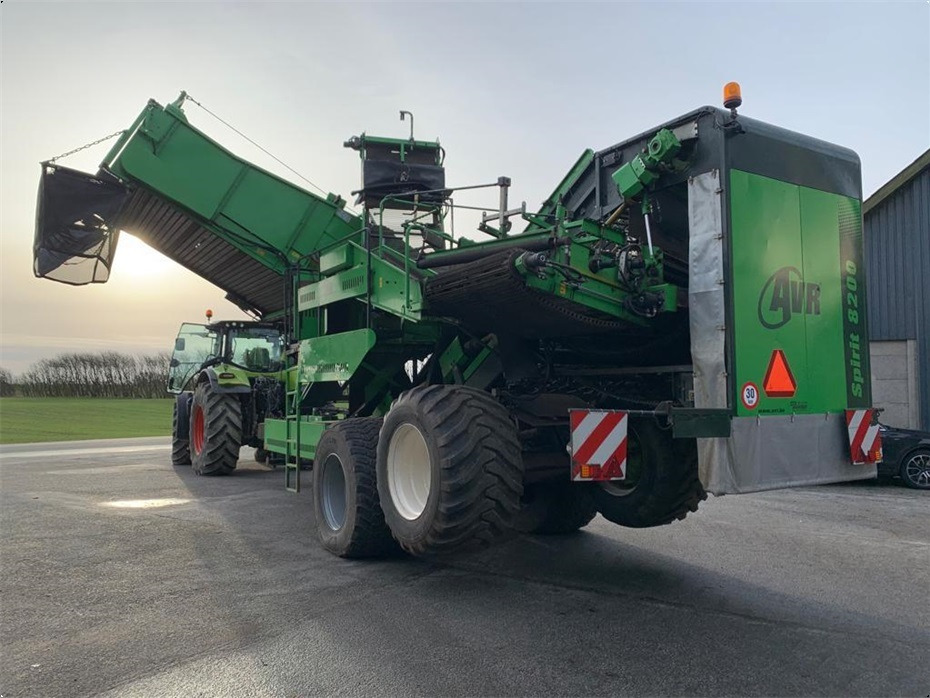 AVR
8200 Spirit Ekstra aksel med hjultræk - Kartoffelroder: das Bild 1 AVR
8200 Spirit Ekstra aksel med hjultræk - Kartoffelroder: das Bild 1