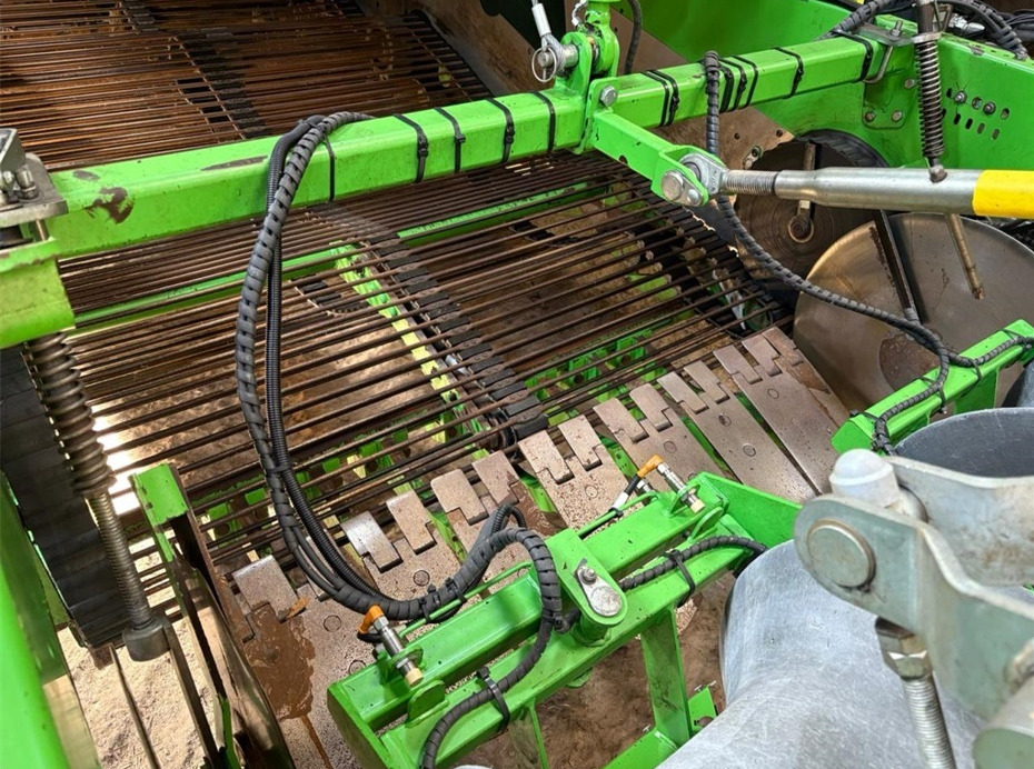 AVR SPIRIT 9200 - Kartoffelroder: das Bild 5 AVR SPIRIT 9200 - Kartoffelroder: das Bild 5