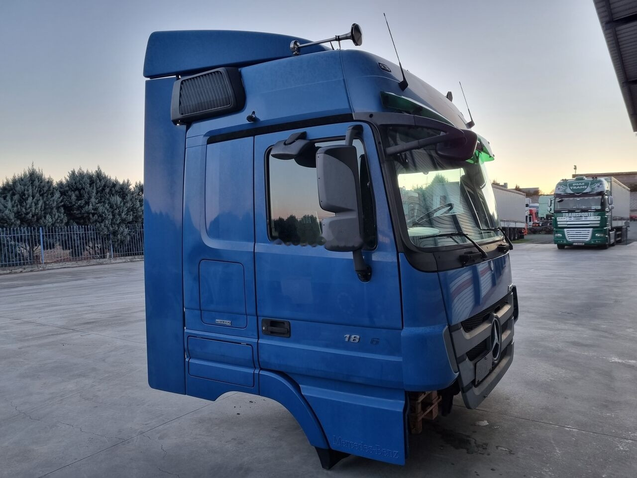 Mercedes-Benz ACTROS MP3 - Fahrerhaus für LKW: das Bild 1 Mercedes-Benz ACTROS MP3 - Fahrerhaus für LKW: das Bild 1