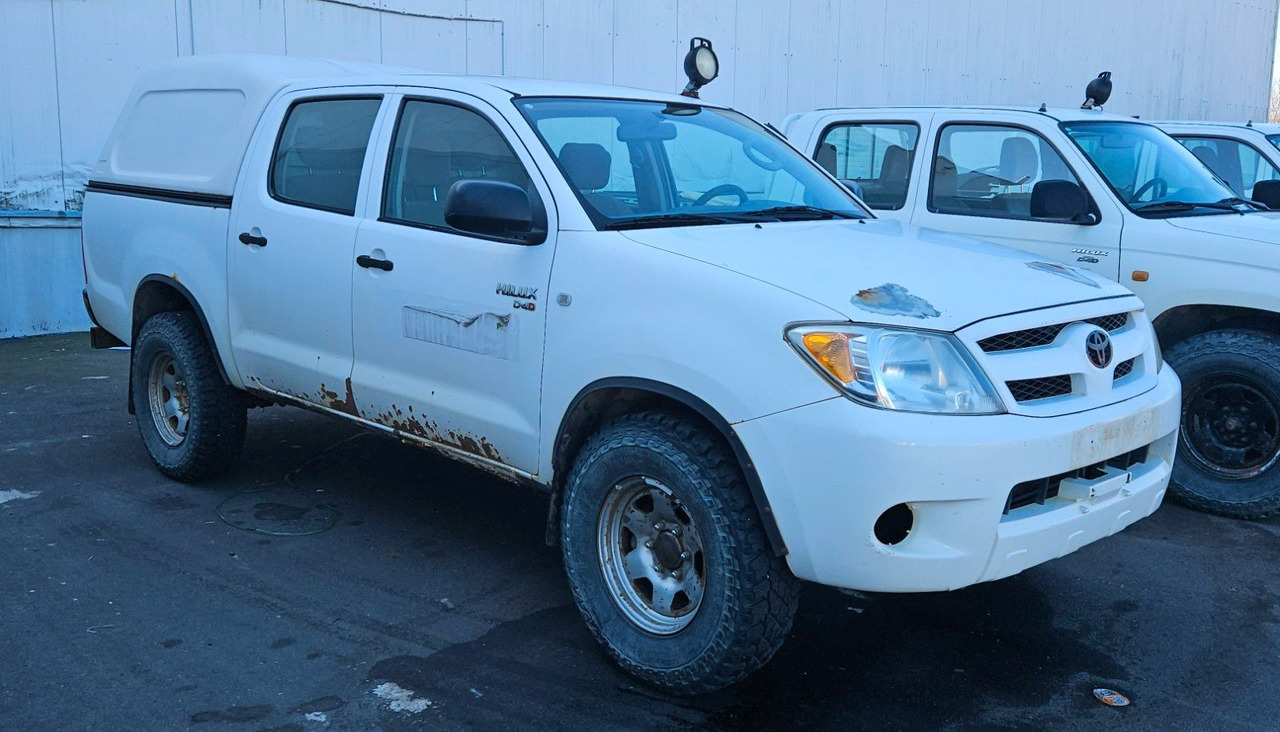 Toyota Hilux Double Cab 4x4 - SUV/ Geländewagen: das Bild 1 Toyota Hilux Double Cab 4x4 - SUV/ Geländewagen: das Bild 1