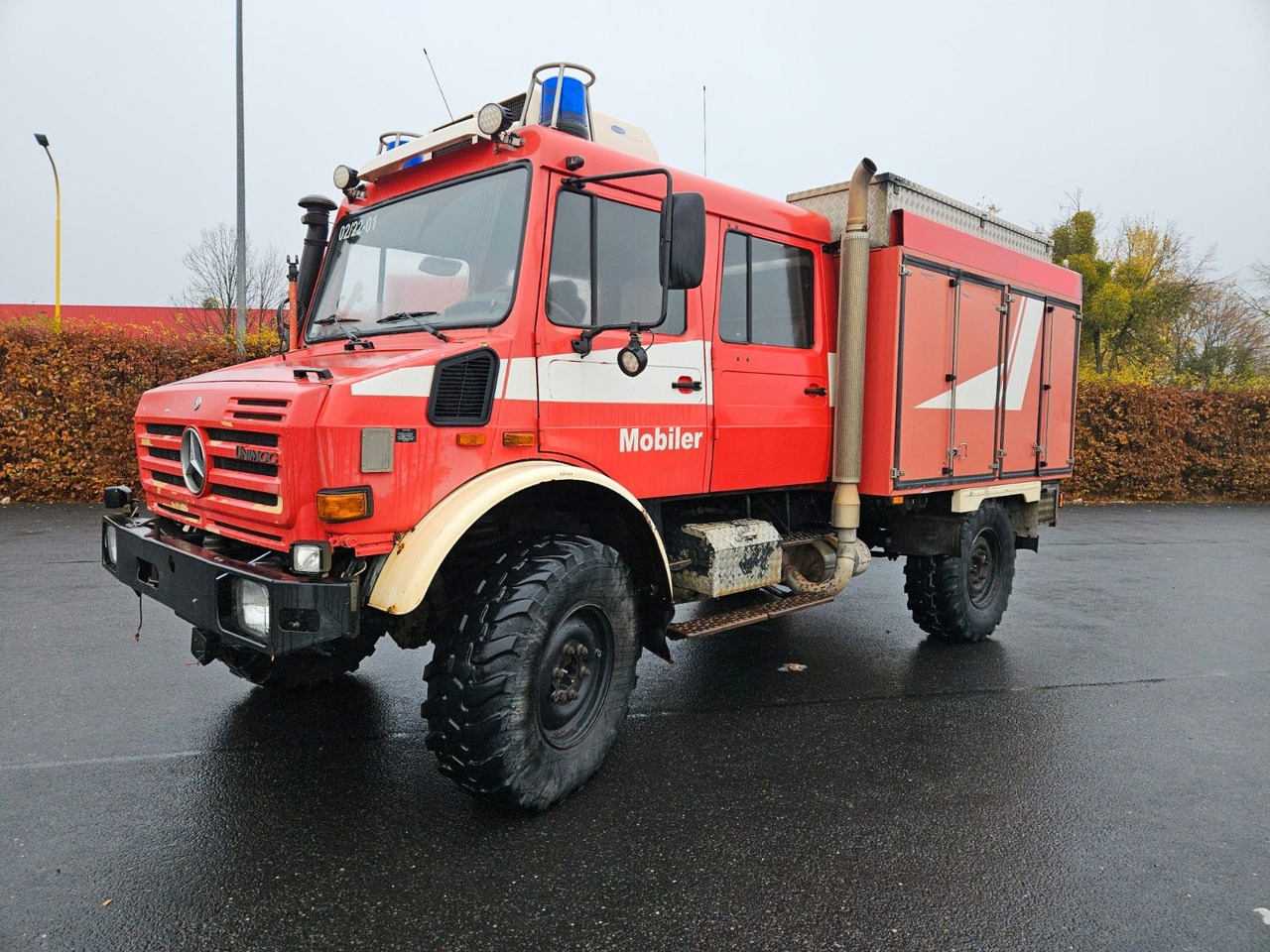 Unimog U4000 4x4 DOKA Tanklöschfahrzeug Feuerwehr - Tankwagen: das Bild 2 Unimog U4000 4x4 DOKA Tanklöschfahrzeug Feuerwehr - Tankwagen: das Bild 2