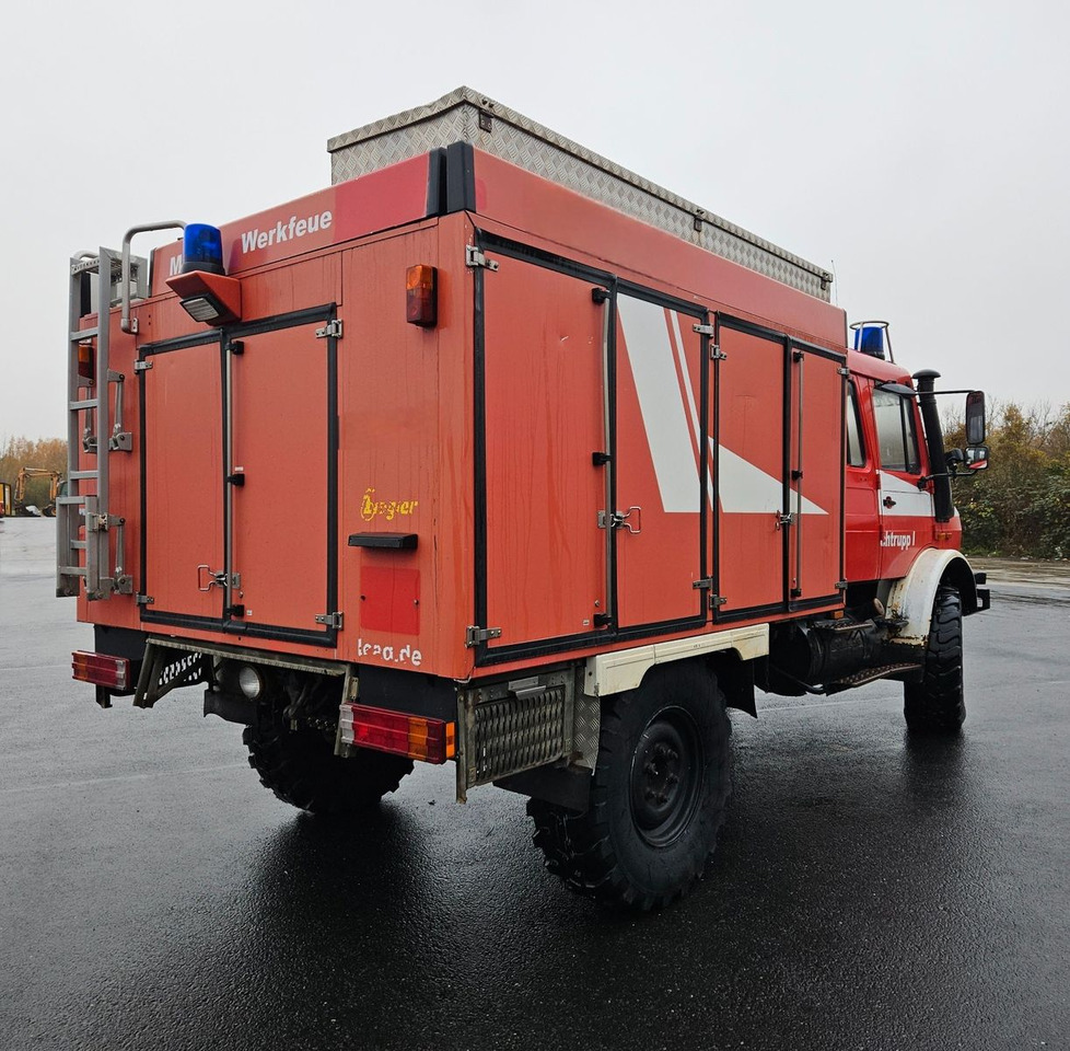 Unimog U4000 4x4 DOKA Tanklöschfahrzeug Feuerwehr - Tankwagen: das Bild 5 Unimog U4000 4x4 DOKA Tanklöschfahrzeug Feuerwehr - Tankwagen: das Bild 5