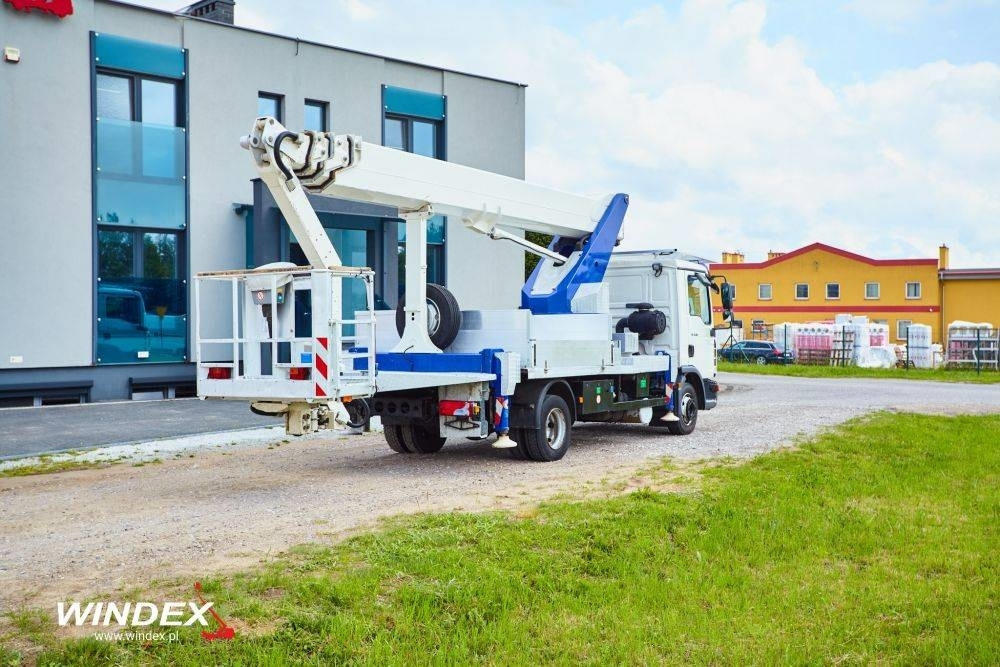 Wumag WT 300 - LKW mit Arbeitsbühne: das Bild 2 Wumag WT 300 - LKW mit Arbeitsbühne: das Bild 2