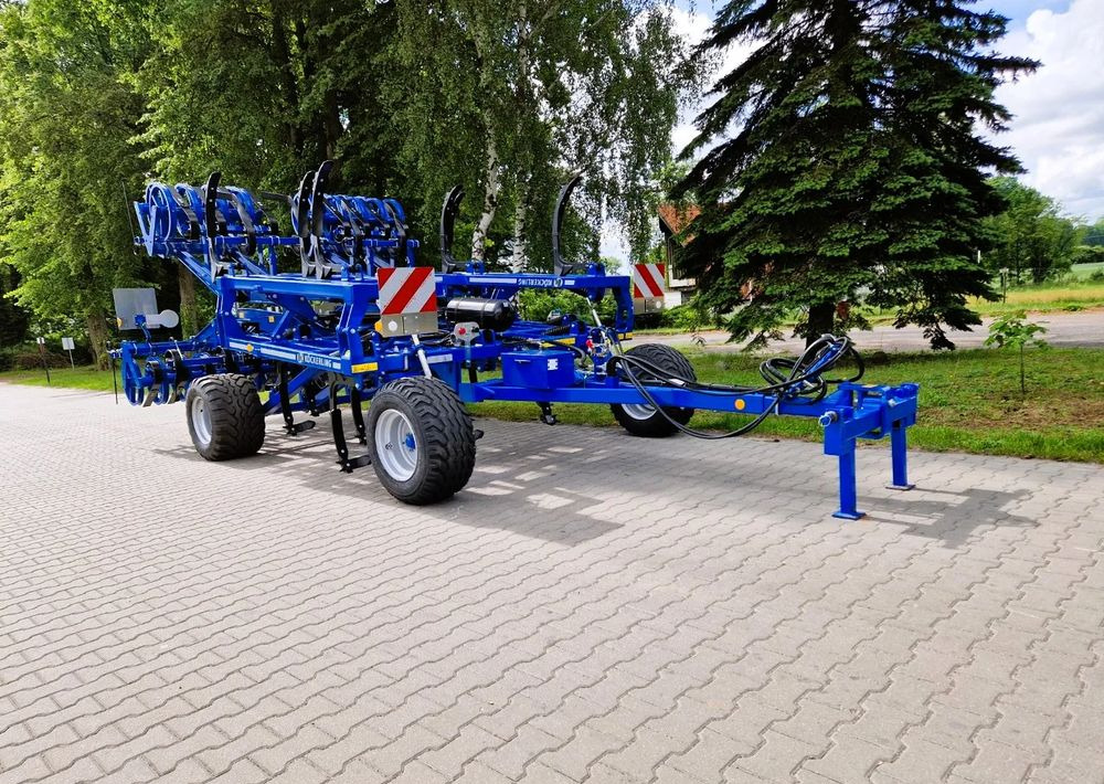 Köckerling Quadro 460 - Technik für Bodenbearbeitung: das Bild 1 Köckerling Quadro 460 - Technik für Bodenbearbeitung: das Bild 1