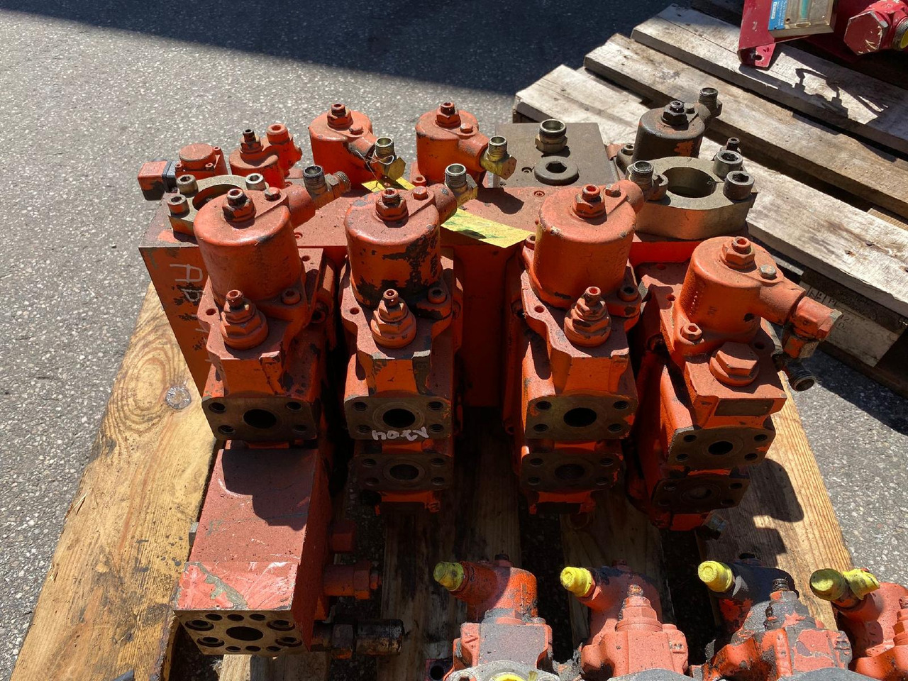 Atlas AB 1704 - Hydraulik ventil für Baumaschine: das Bild 2 Atlas AB 1704 - Hydraulik ventil für Baumaschine: das Bild 2