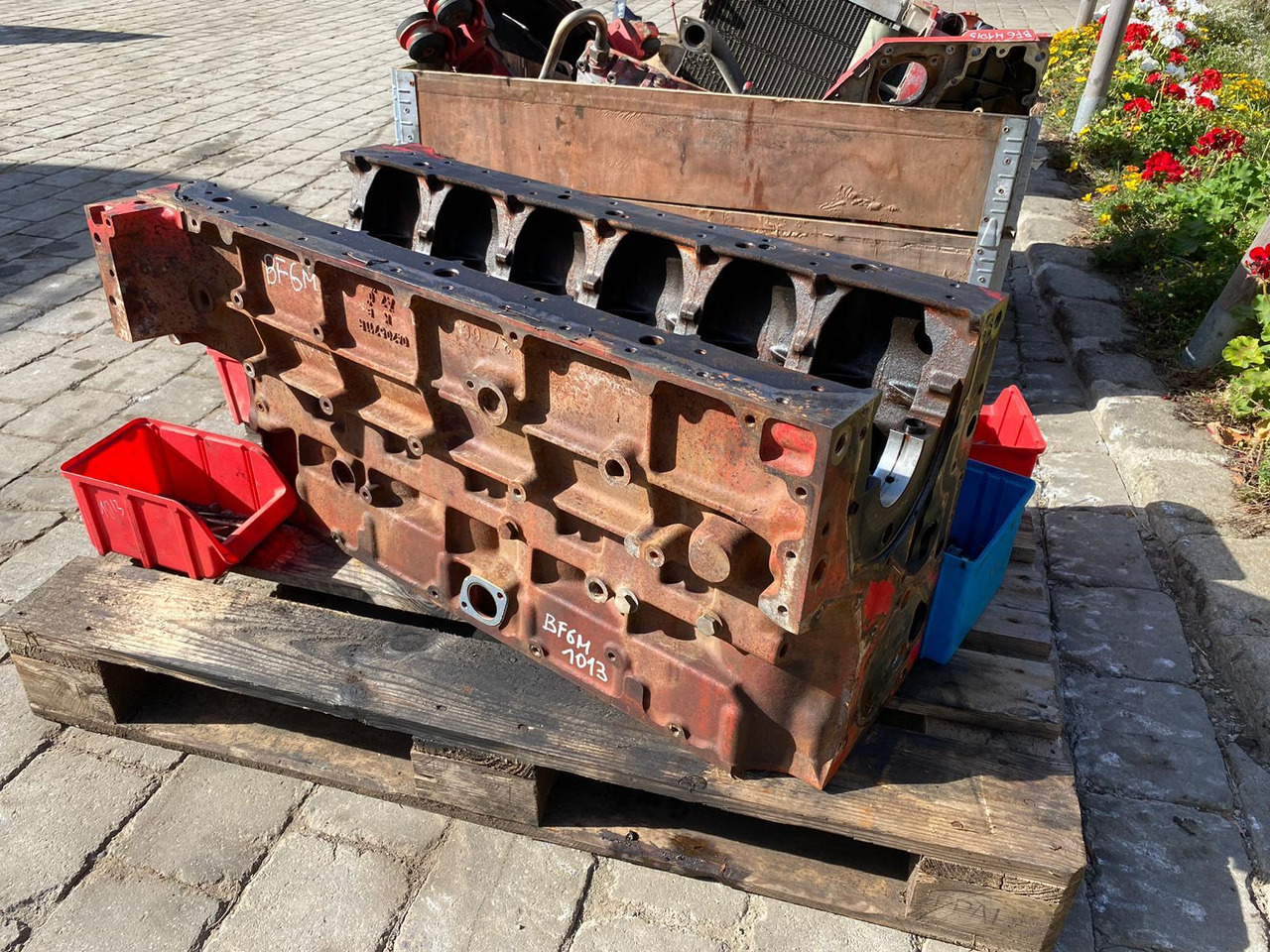 Deutz BF6M1013 - Motor und Teile für Baumaschine: das Bild 1 Deutz BF6M1013 - Motor und Teile für Baumaschine: das Bild 1
