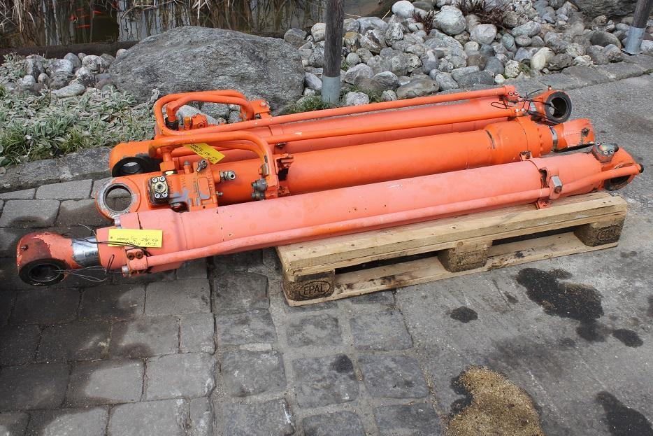Fiat-Hitachi EX 165 - Hydraulikzylinder für Baumaschine: das Bild 1 Fiat-Hitachi EX 165 - Hydraulikzylinder für Baumaschine: das Bild 1