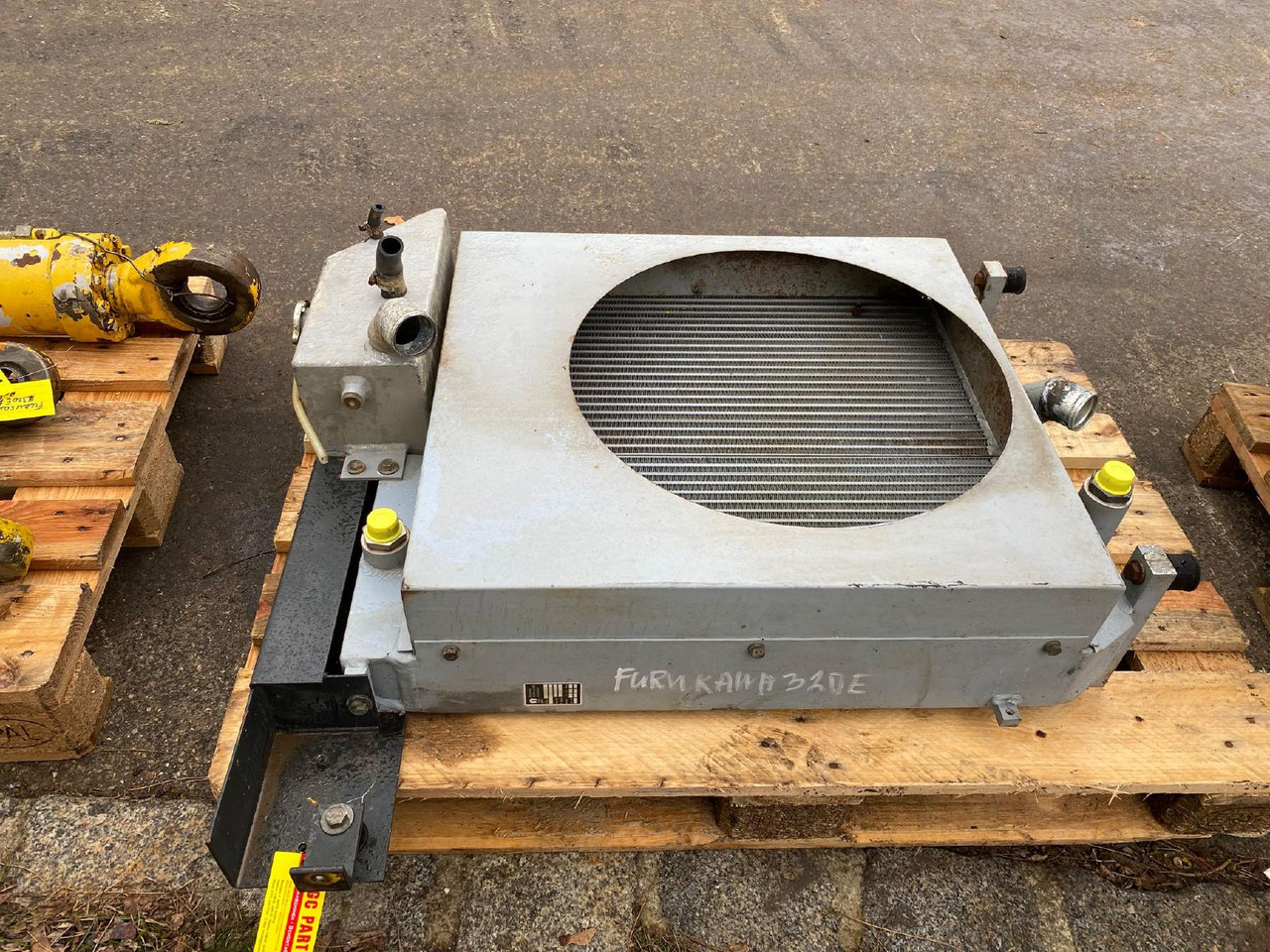 Furukawa 320 E - Kühlsystem für Baumaschine: das Bild 1 Furukawa 320 E - Kühlsystem für Baumaschine: das Bild 1
