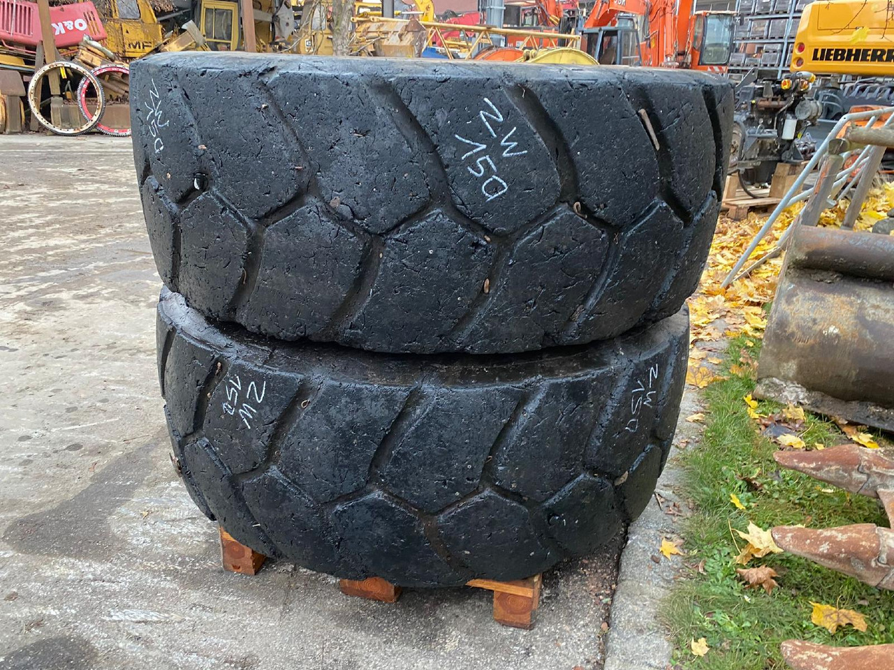 Hitachi 20,5 R 25 ZW 150 - Komplettrad für Baumaschine: das Bild 3 Hitachi 20,5 R 25 ZW 150 - Komplettrad für Baumaschine: das Bild 3