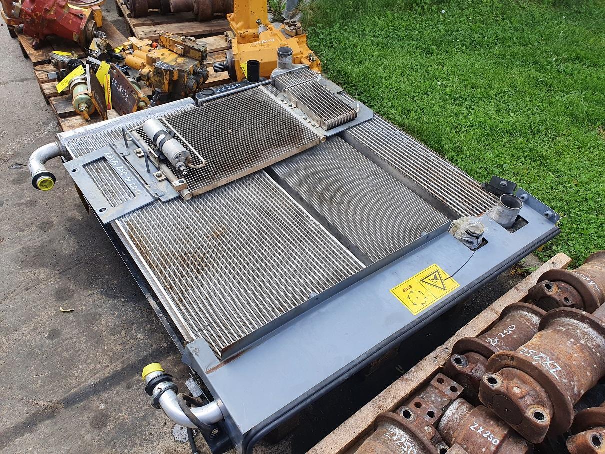 Hitachi ZX 250 LC N 3 - Kühlsystem für Baumaschine: das Bild 1 Hitachi ZX 250 LC N 3 - Kühlsystem für Baumaschine: das Bild 1