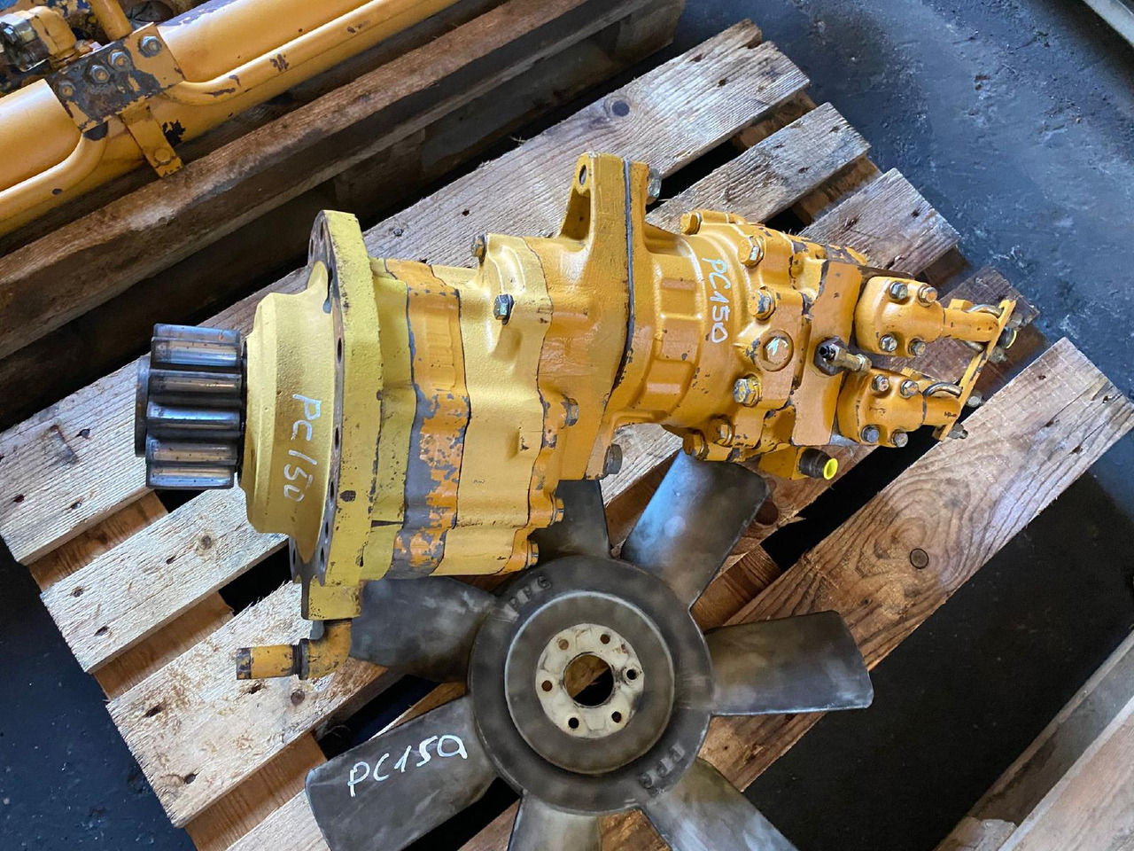 Komatsu PC 150 - Schwenkmotor für Baumaschine: das Bild 1 Komatsu PC 150 - Schwenkmotor für Baumaschine: das Bild 1