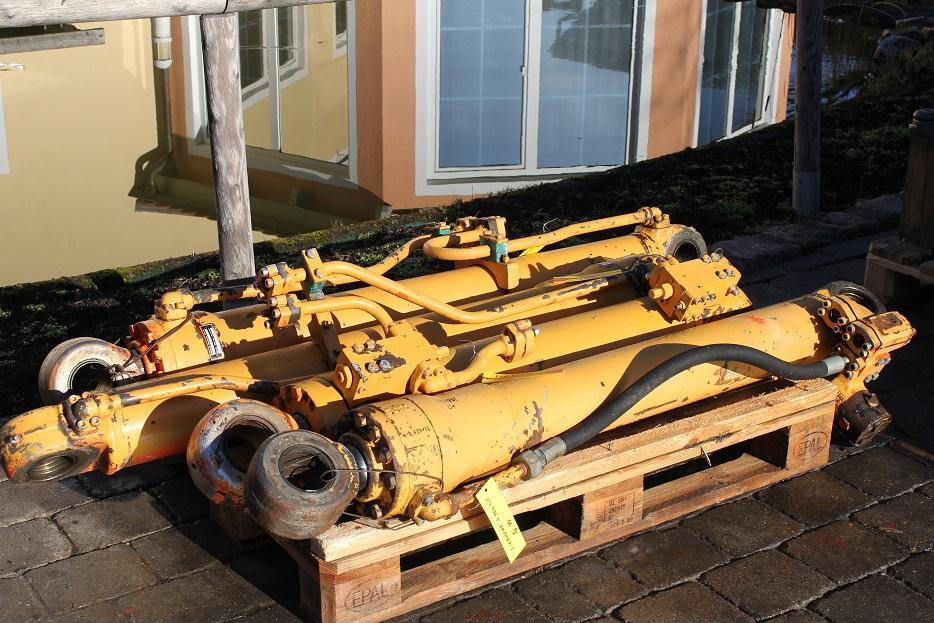 Liebherr A 902 LIT - Hydraulikzylinder für Baumaschine: das Bild 3 Liebherr A 902 LIT - Hydraulikzylinder für Baumaschine: das Bild 3