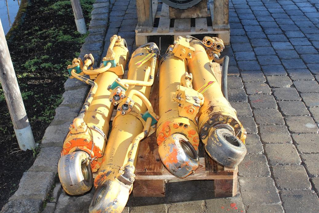 Liebherr A 902 LIT - Hydraulikzylinder für Baumaschine: das Bild 4 Liebherr A 902 LIT - Hydraulikzylinder für Baumaschine: das Bild 4