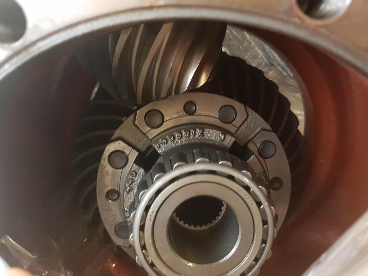 Liebherr A904C LIT / ZF 3060 - Achse und Teile für Baumaschine: das Bild 4 Liebherr A904C LIT / ZF 3060 - Achse und Teile für Baumaschine: das Bild 4