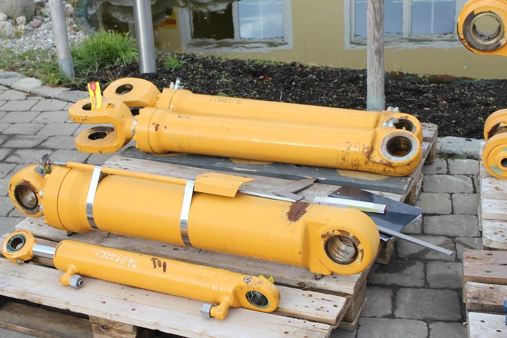 Liebherr L 556 - Hydraulikzylinder für Baumaschine: das Bild 4 Liebherr L 556 - Hydraulikzylinder für Baumaschine: das Bild 4
