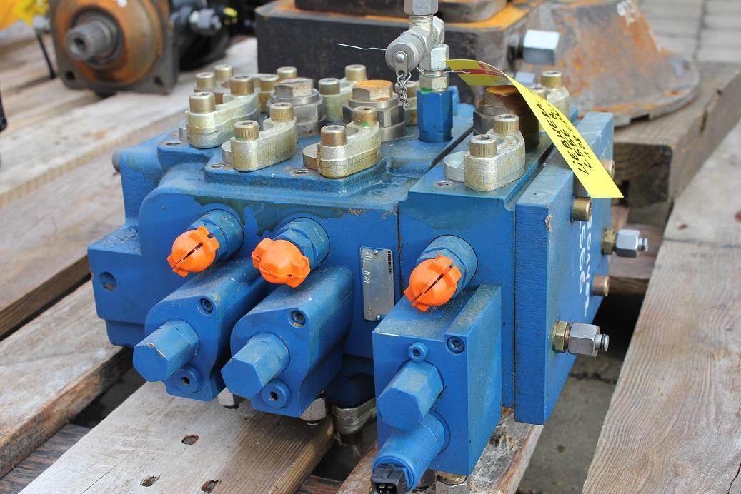 Liebherr L 556 - Hydraulik ventil für Baumaschine: das Bild 5 Liebherr L 556 - Hydraulik ventil für Baumaschine: das Bild 5