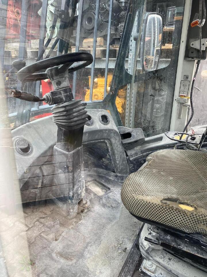 Liebherr L 566 - Fahrerhaus für Baumaschine: das Bild 3 Liebherr L 566 - Fahrerhaus für Baumaschine: das Bild 3