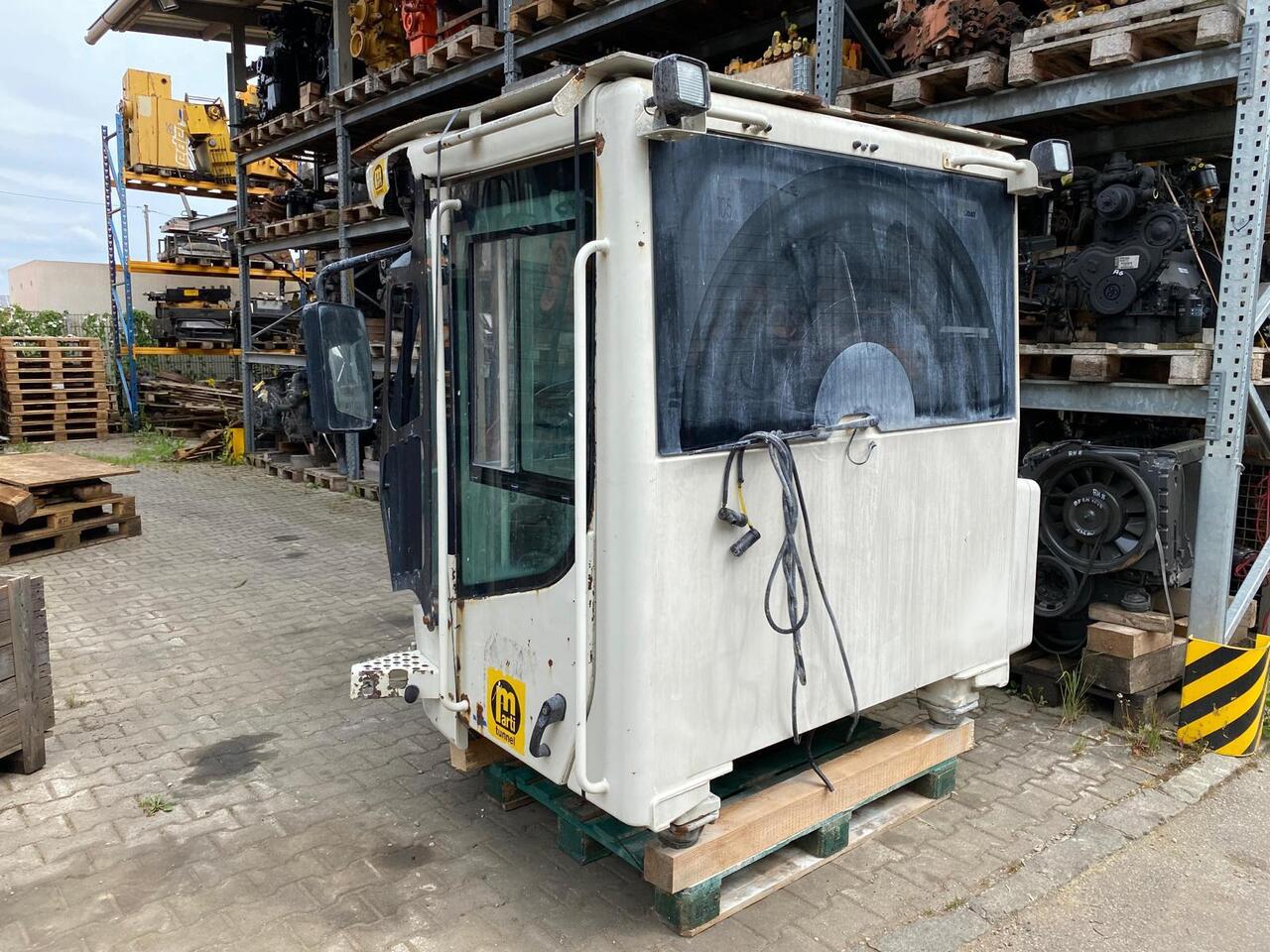 Liebherr L 566 - Fahrerhaus für Baumaschine: das Bild 5 Liebherr L 566 - Fahrerhaus für Baumaschine: das Bild 5